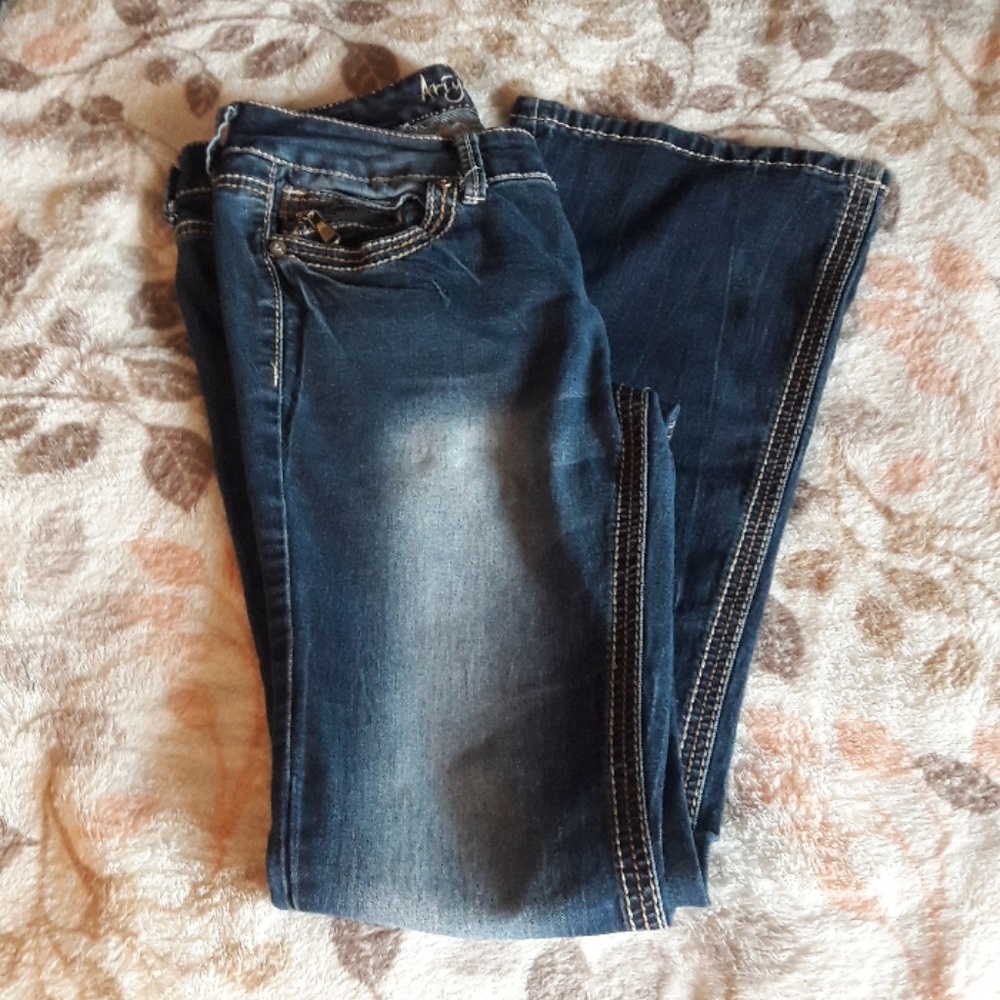 Ariya Jeans